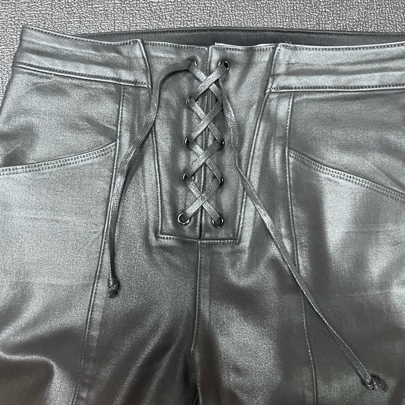 GOOD AMERICAN Moto Faux Leather Skinny Jeans - Picture 5 of 7